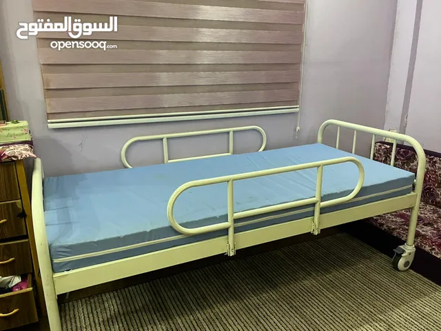 تخت طبي جديد للبيع