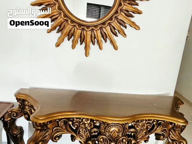 كونسول خشب حفر فخم للبيع ب 225 دينار