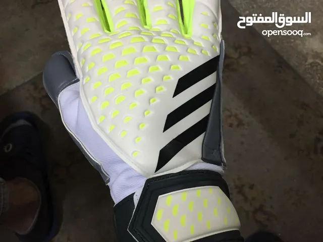 ‏Goalkeeper glove