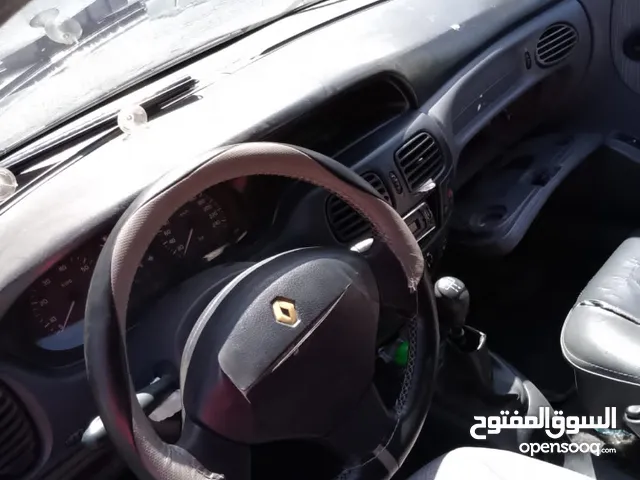 رينو 2002 دهان جديد مرخصة منفوضة كاملة ب سعر 1600 دينار