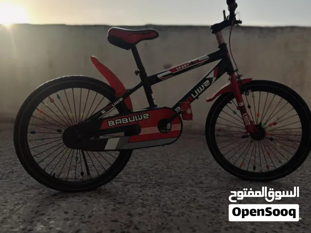 السلام عليكم بسكليتين للبيع بسعر حرق