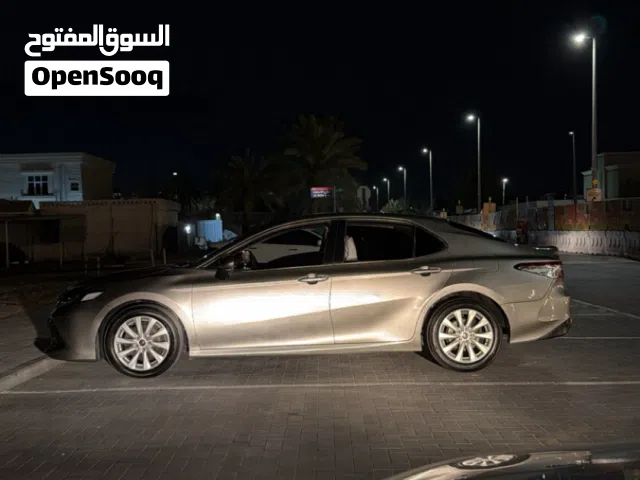 2020 تويوتا كامري LE