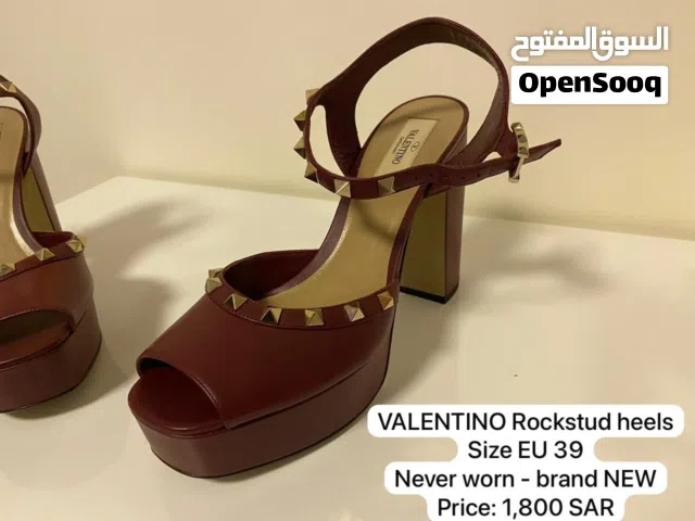Valentino Garavani Rockstud Platform Heels – Burgundy – Size 39 (Brand New)