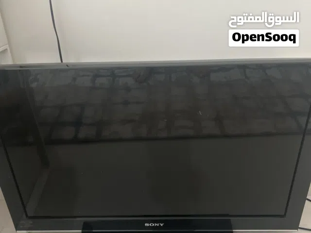 شاشة نوع سوني شغالة ما فيها شي