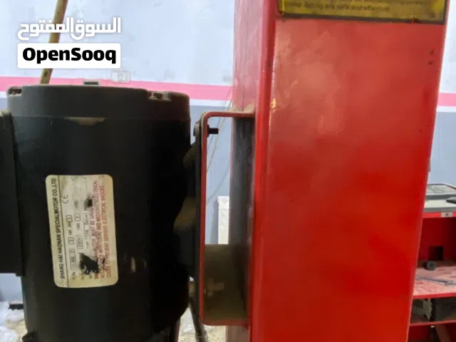 متوفر للبيع كريك رباعي وجهاز كمبيوتر تعديل صالات السيارات بحالة ممتازة
