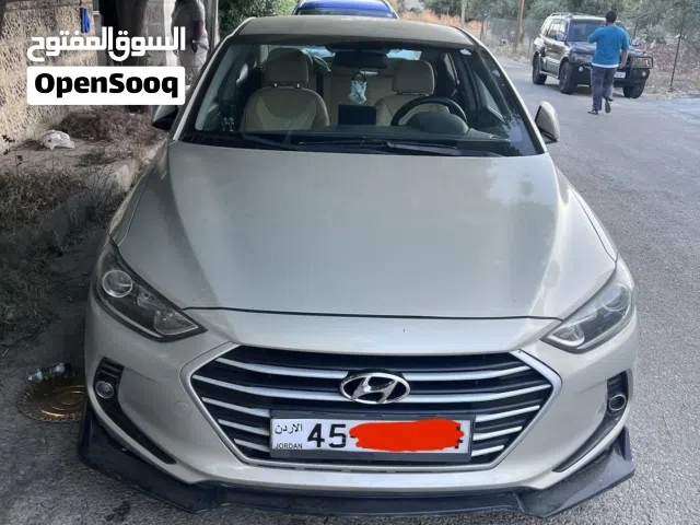 2017 هيونداي افانتي Limited