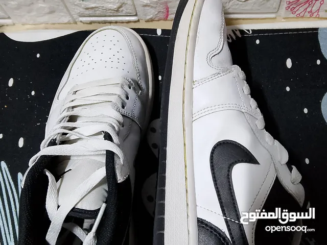 Air Jordan 1 Low (2 pairs)
