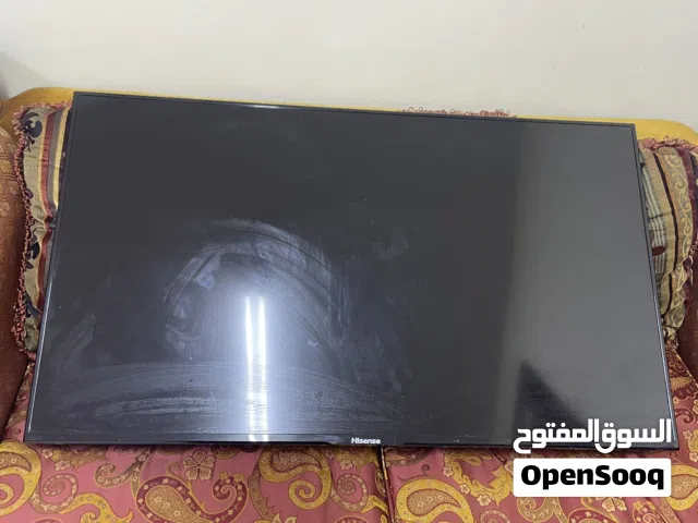 "تلفزيون Hisense 50 بوصة للبيع، الشاشة لا تعمل (تحتاج صيانة)، مناسب لقطع الغيار" قابل للتفاوض البسيط