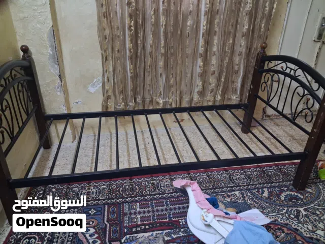 تخت حديد ثقيل مع الفرشه النوع الأصلي بنفك وبتركب بسهوله