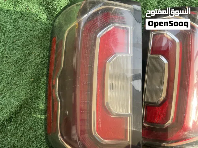 زوج بك لايت سييرا 2017 (اصلي كندي) مع الفيش الاصليات العنوان البصرة الحكيمية