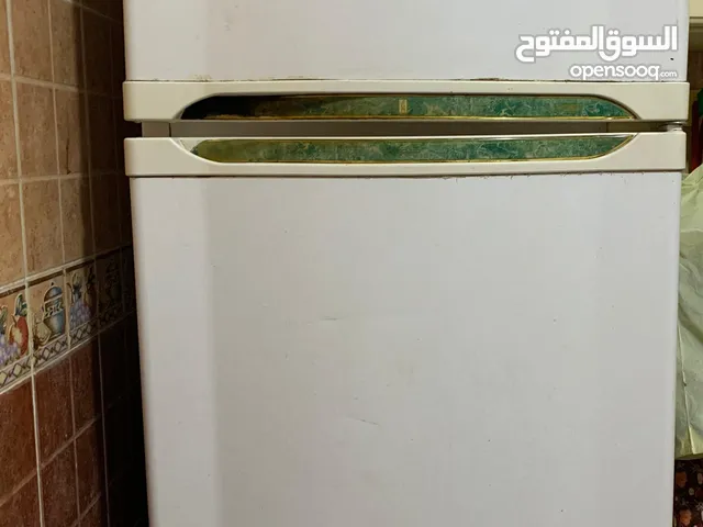 تلاجة كريازي ياقوته استعمال بدون اي عيوب للبيع بدون فصال