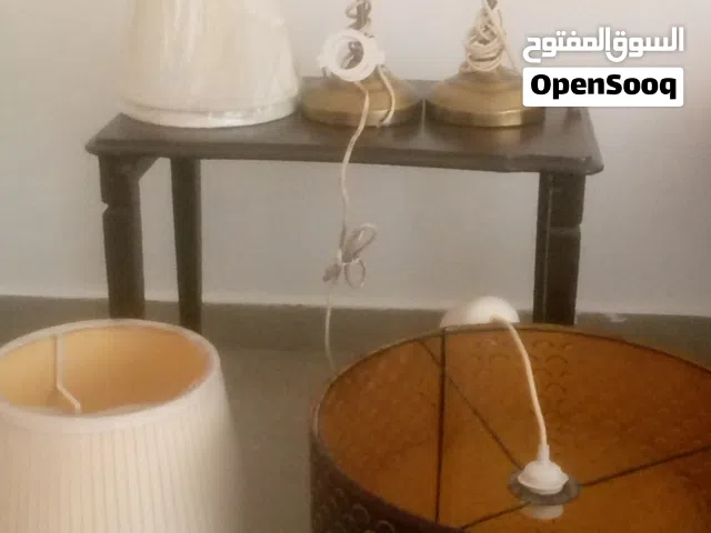 إنارة جانبية ايكيا للبيع عدد 2 وثريات عدد 2 استعمال بسيط جدا