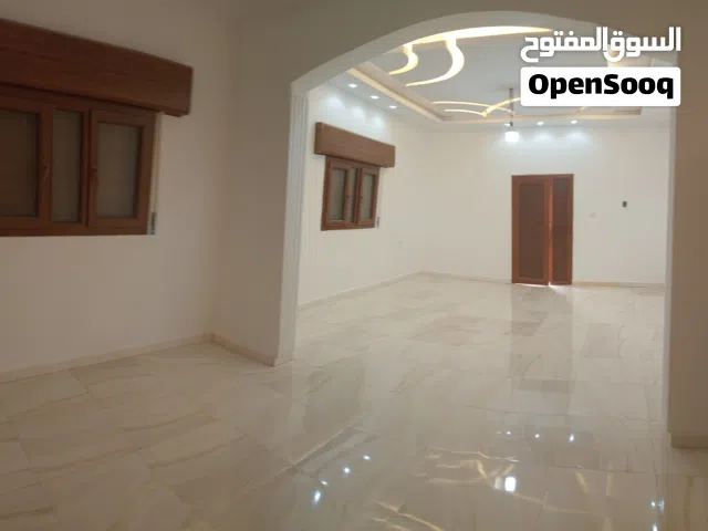 منزل دورين بجانبه استيديو