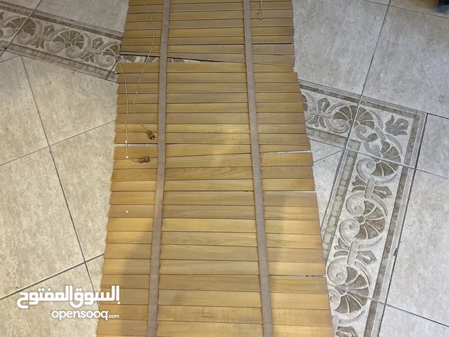 ستارة خشب رول مستعملة بحالة جيدة