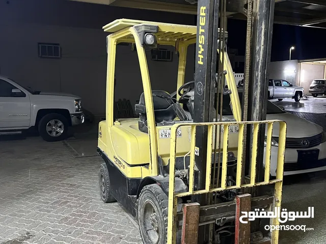 2009 Forklift Lift Equipment in Abu Dhabi