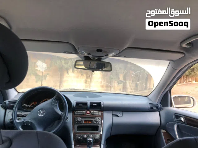 2005 مرسيدس بنز الفئة-C C 320