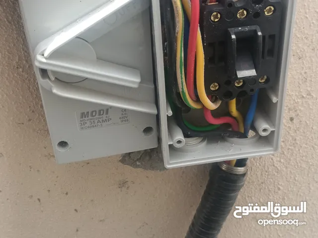 فني كهربائي موجود في اماره عجمان 24 ساعه
