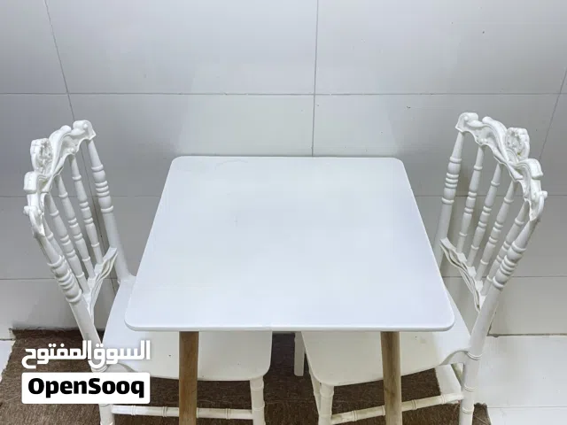 ميز طعام مع 2 كراسي
