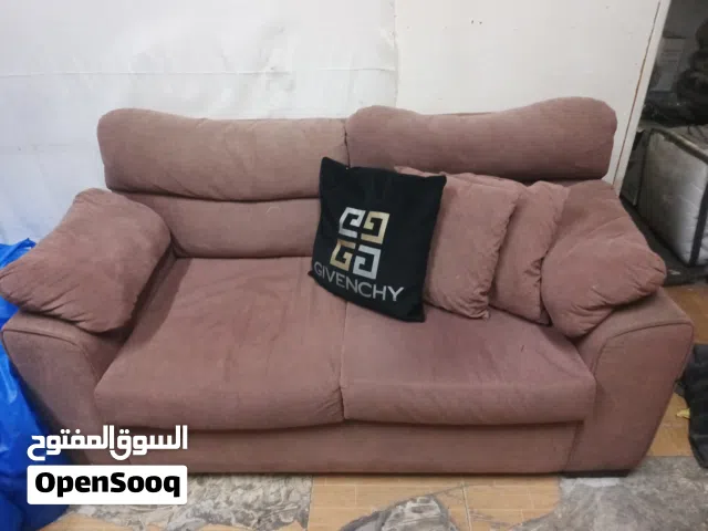 كنبة مجوزة بحالة جيدة جدا