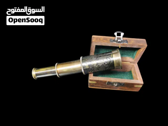 منظار صغير نحاس مع علبة خشب