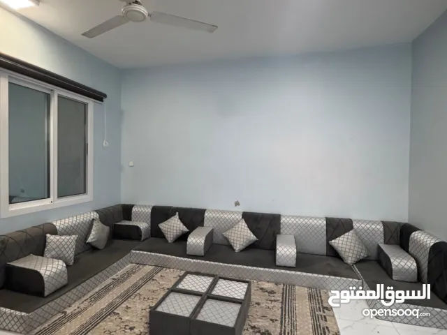 للبيع جلسه ارضيه شبه جديده