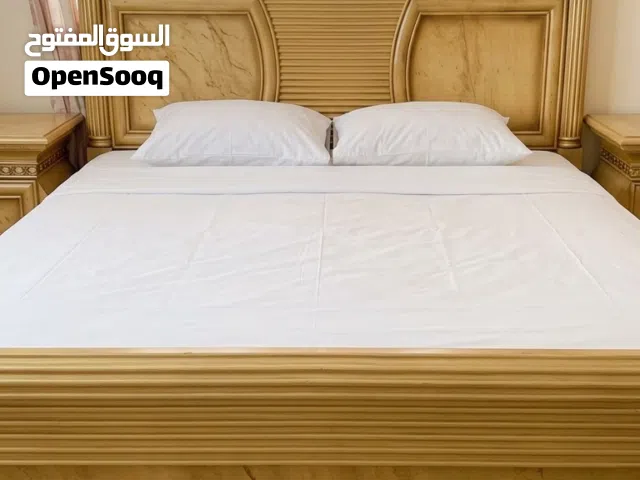 غرفة نوم ملكية (تصميم كلاسيكي فاخر) بحالة جيد جداً