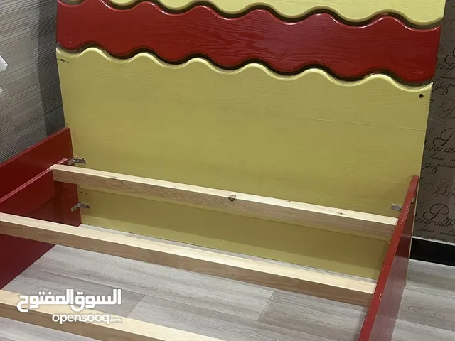 سريرين( نفر ونص) + دولاب تفصيل خاص وسرير استعمال جيد للاطفال