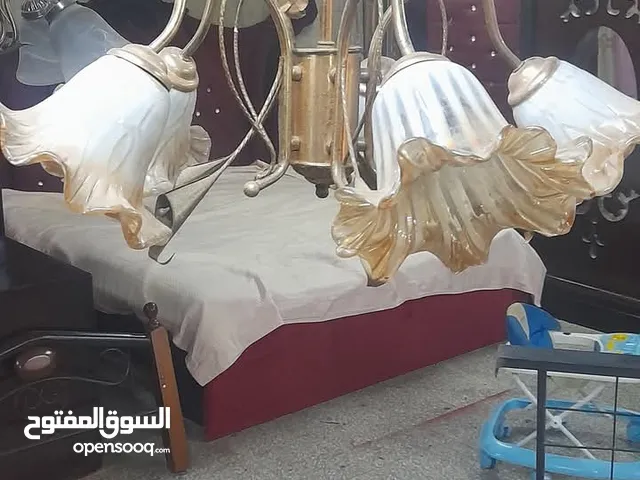 ثريات للبيع