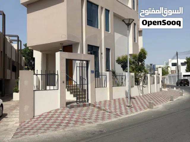 VILLA FOR RENT IN MADINAT SULTAN QABOOS- فيلا للأجار في مدينة سلطان قابوس