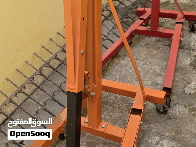 للبيع شين بلوك و ستاند مكينة شبه جدد(رافعو مكينة)