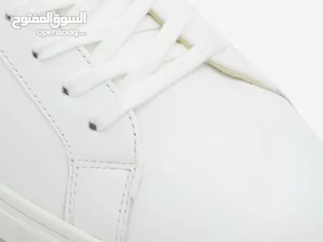 لقطة احذية جديدة بسعر حرق النمر من 40-45 متوفر خدمة التوصيل و المعاينة قبل الاستلام