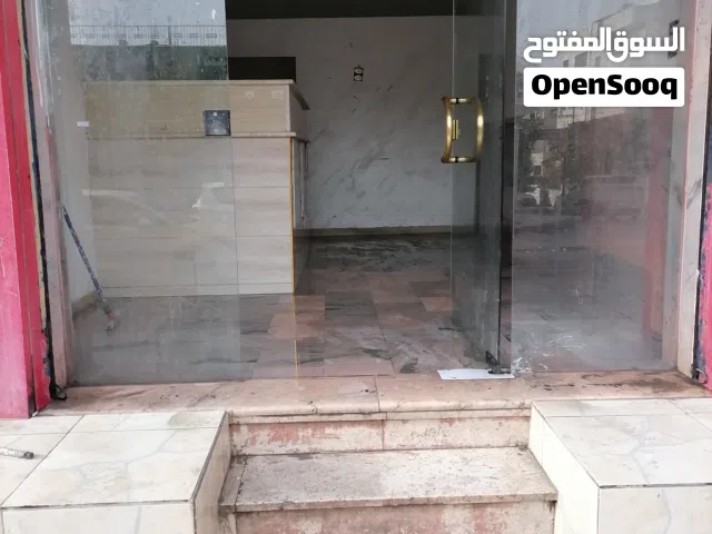 محل عرض 1.5 طول 6 متر الزرقاء الجديده شارع 16