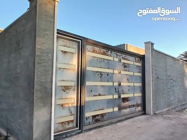 200 m2 4 Bedrooms Townhouse for Sale in Zliten Kadosh
