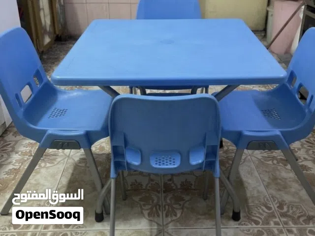 طاولة وكراسي 4