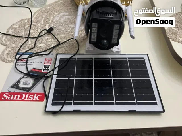 هذه الكاميرا هي كاميرا مراقبة خارجية ذكية متحركة تعمل بالطاقة الشمسية من براند ALERTEQA