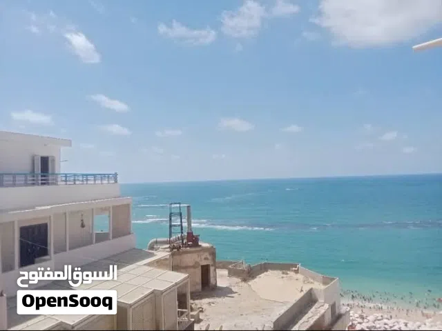شقه تاني نمره بحر بين المندره والعصافره تري البحر رؤيه جانبيه رائعه 165 متر من المالك مباشره