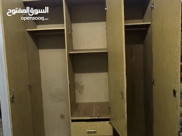 خزانة مستعملة