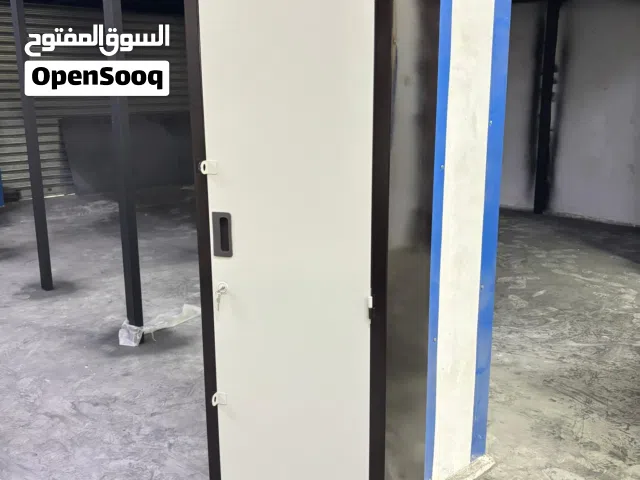 خزانة باب واحد حديد