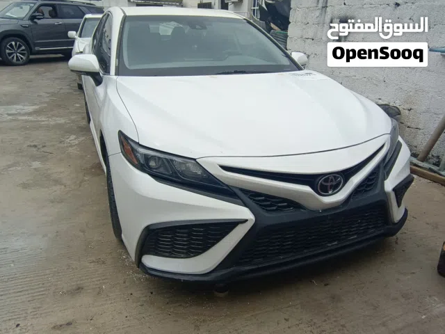 2022 تويوتا كامري SE
