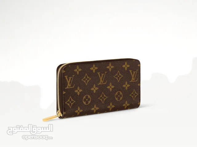 محفظة louis vuitton أصلية مية بلمية