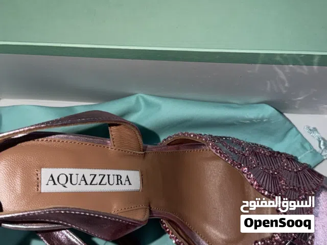 حذاء أكوازورا (Aquazzura) وردي ميتاليك مرصع - شبه جديد