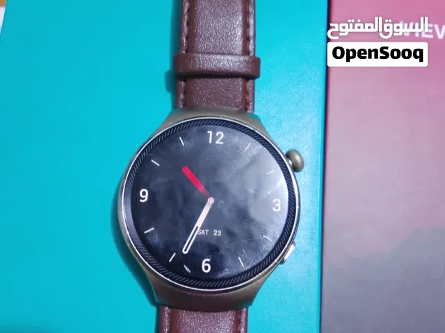 ساعة ذكية من ماركة ايتل itel الساعة نظيفة جدا مع كافة ملحقاتها القطر 47 تربط مع الموبايل بها تنظيم