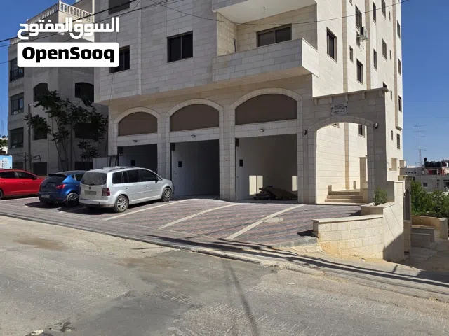 محل للايجار وسط البيرة البلظة القديمة  بجانب روضة ومدارس خليل الرحمن