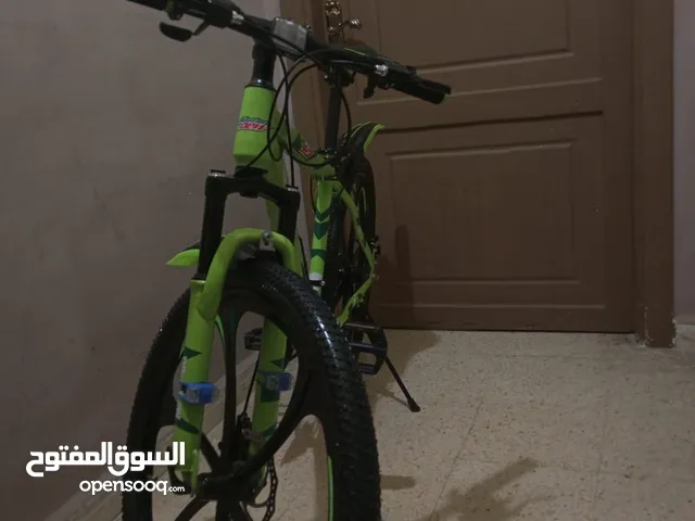 بسكليت الديو الجديد ليست مستخدمه سبعه غيارات خلفي واربعه امامي اضافه الى ضوين زرق