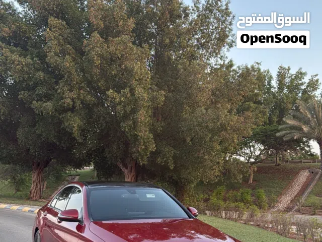 مرسيدس بنز الفئة-C C 300 موديل 2017 لون أحمر بحالة ممتازة