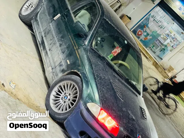 e46 تالتة راكب عليها محرك 25كمبيو عادي