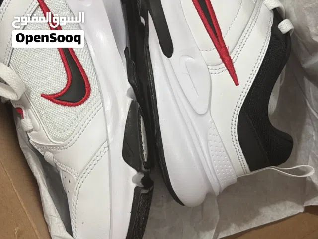للبيع Nike all day