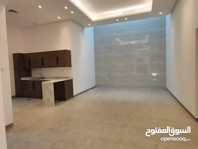 مطلوب من الساده الملاك موقع مميز مع ارتداد يكون شيخ المنطقه علي شارع رئيسي غرب عبدالله الدفع كاش