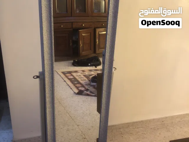 مرآة + مخزن مستعمل للبيع