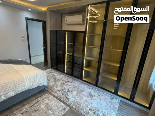 شقة متشطبة بالتكييفات والفرش لقطة للبيع في التجمع الخامس